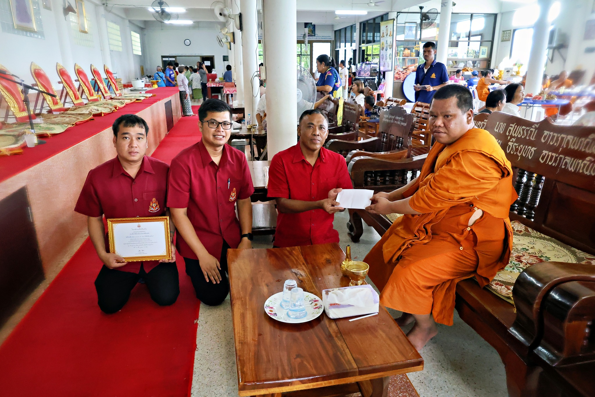 เข้ารับทุนการศึกษา เพื่อสนับสนุนการศึกษาแก่สำหรับนักเรียน นักศึกษา จากท่านพระหนึ่ง รัตน์ธรรมโม เจ้าอาวาสวัดเขาน้อย