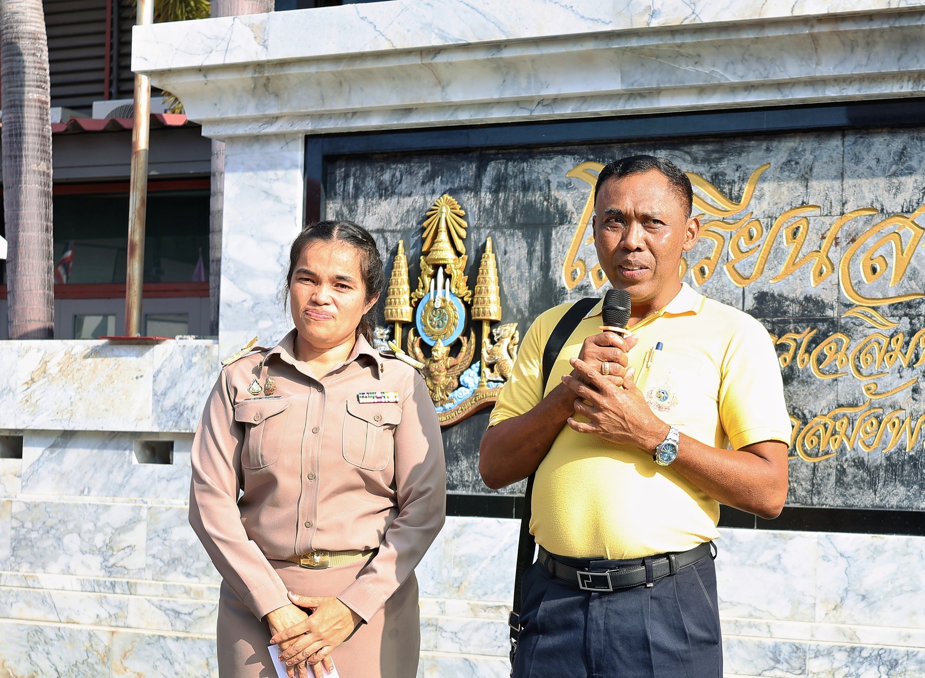 กล่าวให้โอวาทและให้กำลังใจนางนิพาพร ประสานศรี ตำแหน่ง ครู แผนกวิชาการบัญชี ในโอกาสได้ย้ายไปดำรงตำแหน่ง ครู ณ วิทยาลัยเทคนิคประจวบคีรีขันธ์