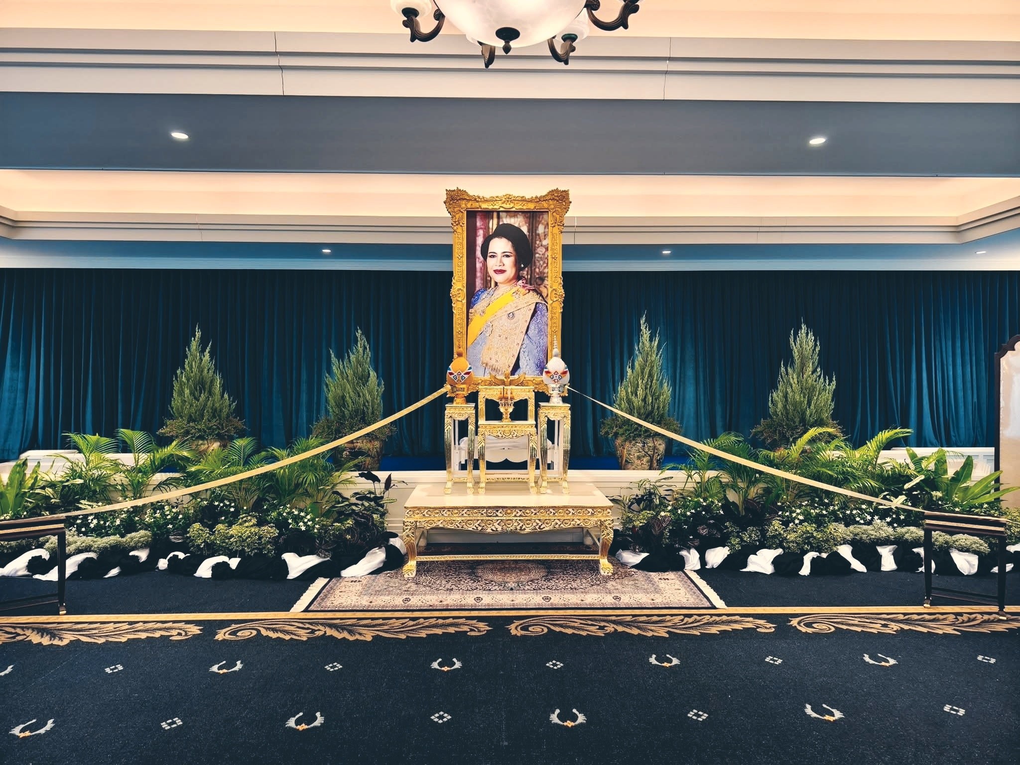 ถวายน้ำสรงพระศพสมเด็จพระนางเจ้าสิริกิติ์ พระบรมราชินีนาถ พระบรมราชชนนีพันปีหลวง