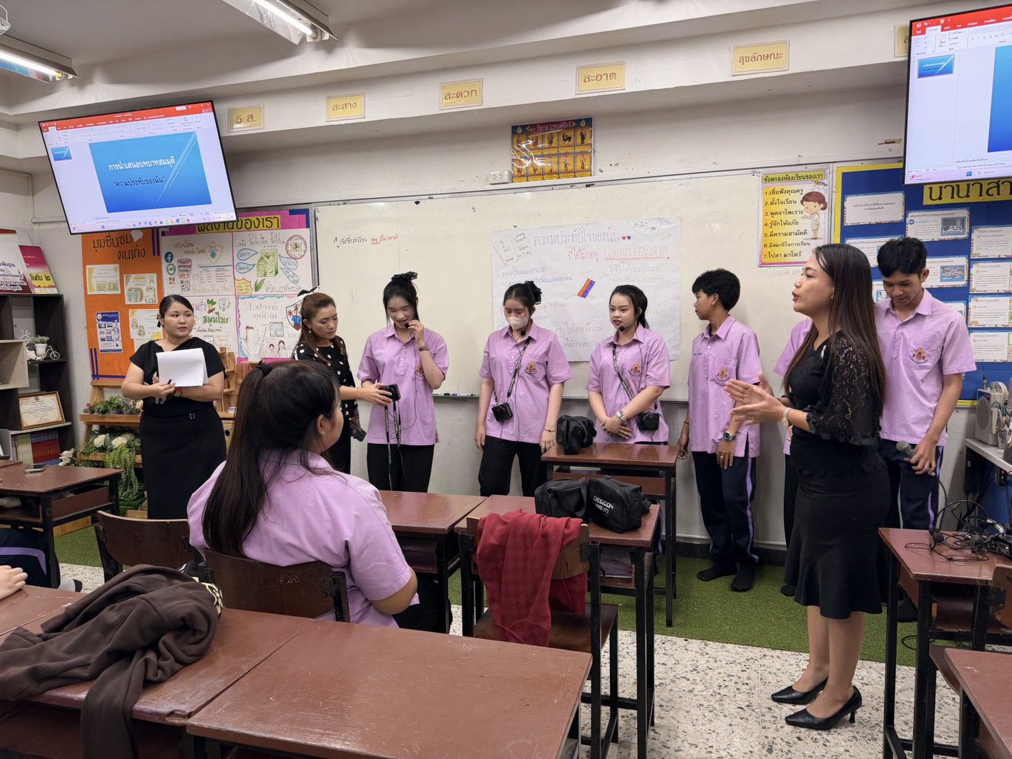 นิเทศการจัดการเรียนการสอนของครู แผนกวิชาการตลาดและการจัดการธุรกิจค้าปลีก