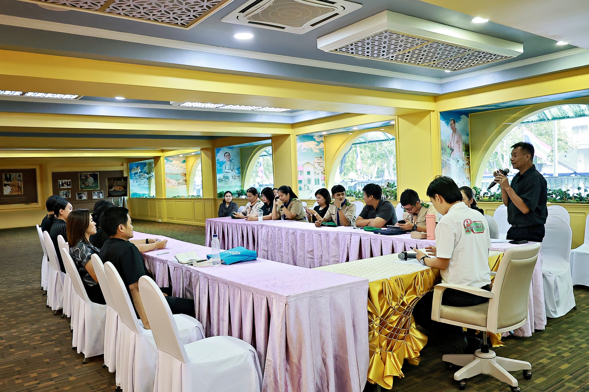 การประชุมข้าราชการครูและบุคลากรทางการศึกษาที่อาศัยในบ้านพักข้าราชการ