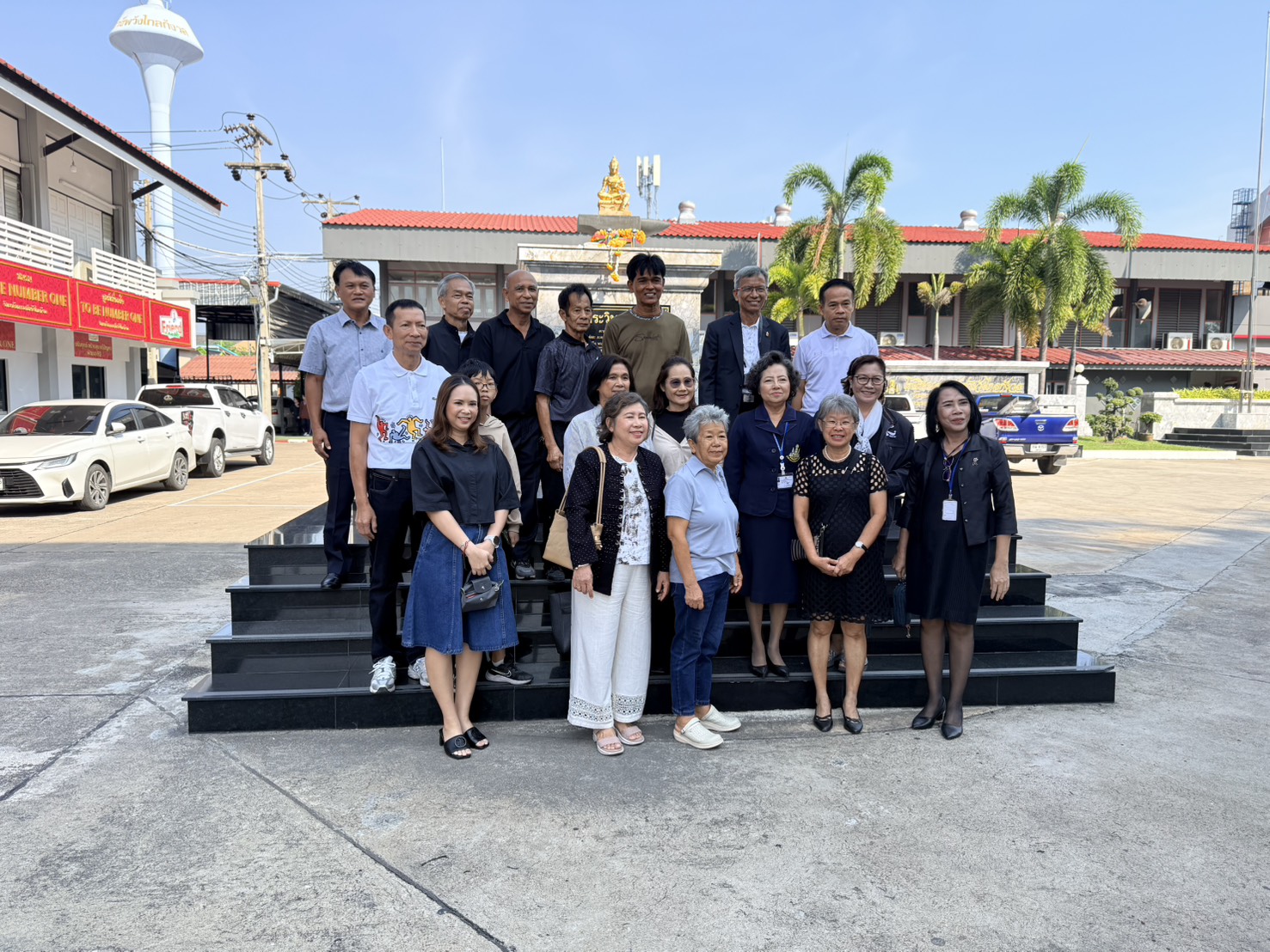 ต้อนรับคณะผู้บริหารและครูอาวุโสของวิทยาลัยการอาชีพวังไกลกังวลได้ลงพื้นที่ภายในสถานศึกษา เพื่อติดตามความก้าวหน้าการบริหารจัดการและสภาพแวดล้อมการเรียนรู้