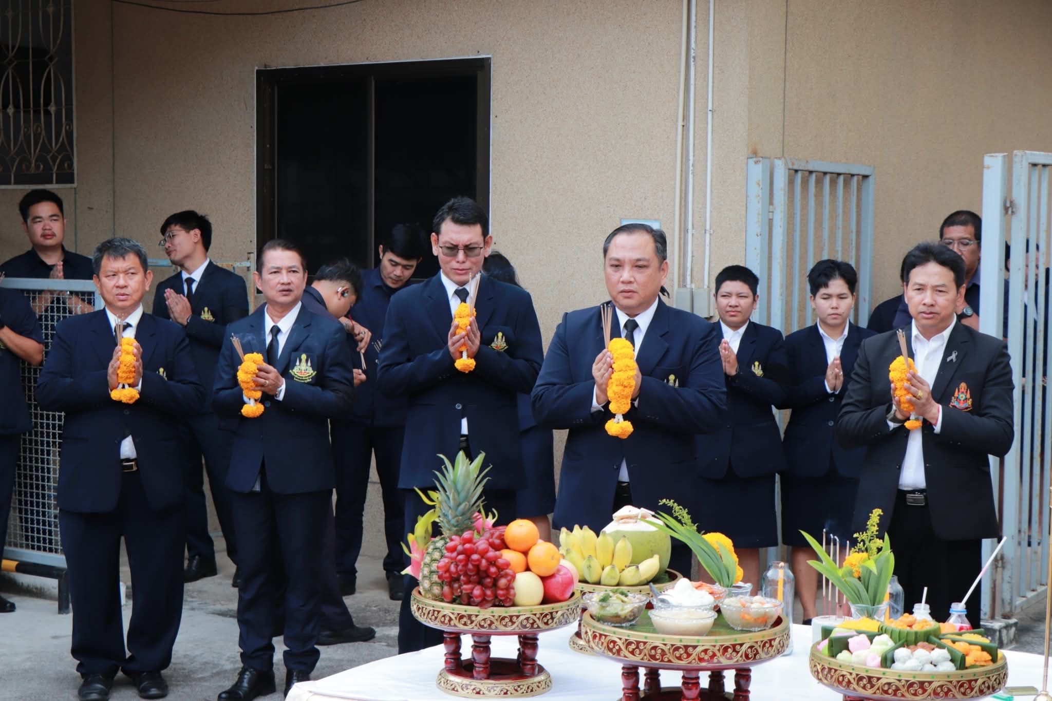 พิธีสวดพระพุทธมนต์อุทิศถวายเป็นพระราชกุศล แด่พระบาทสมเด็จพระบรมชนกาธิเบศร มหาภูมิพลอดุลยเดชมหาราช บรมนาถบพิตร เนื่องในวันคล้ายวันพระบรมราชสมภพ และในโอกาส ครบรอบ 30 ปี แห่งวันปฐมฤกษ์ออกอากาศการเรียนการสอนทางไกลผ่านดาวเทียมของสถานีฯ 