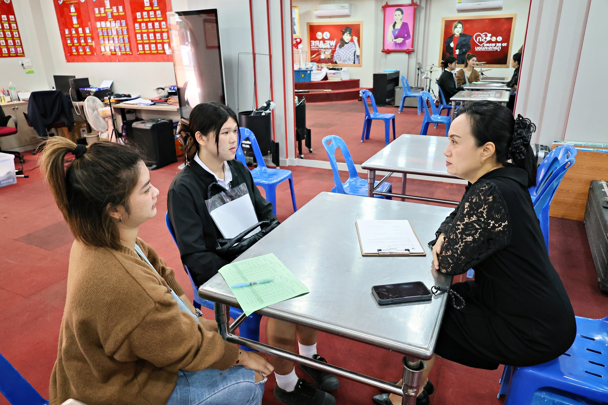 รับรายงานตัว และมอบตัวขึ้นทะเบียนเป็นนักเรียน นักศึกษาใหม่รอบโควต้า ในหลักสูตรประกาศนียบัตรวิชาชีพ (ปวช.) และประกาศนียบัตรวิชาชีพชั้นสูง (ปวส.) ประจำปีการศึกษา 2569