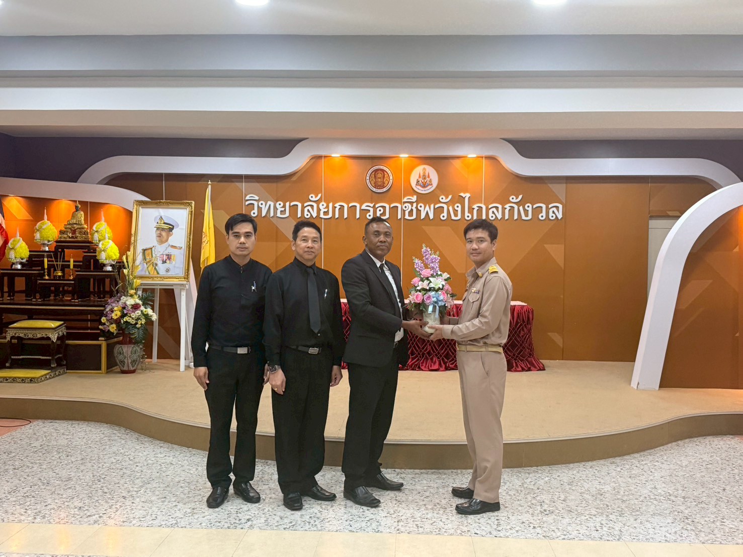 ต้อนรับคณะศึกษาดูงานจาก วิทยาลัยเทคนิคสุพรรณบุรี