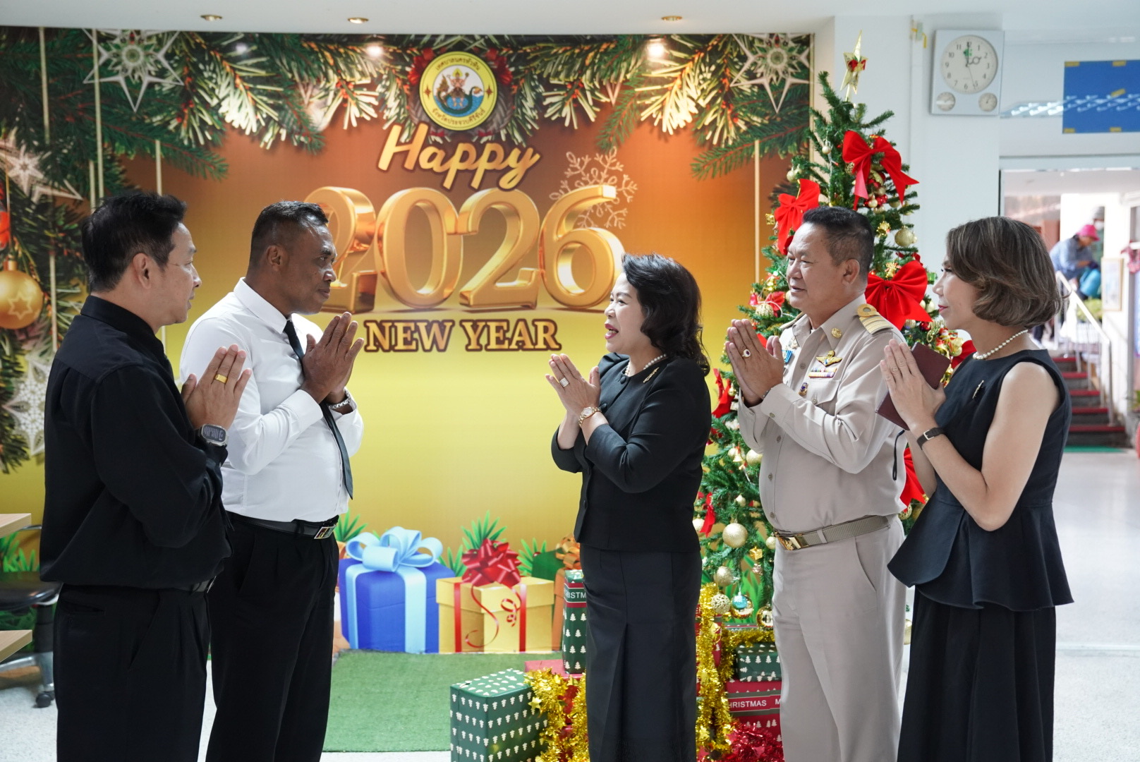 ร่วมอวยพรเนื่องในโอกาสวันขึ้นปีใหม่ 2569 แด่คณะผู้บริหารเทศบาลนครหัวหิน