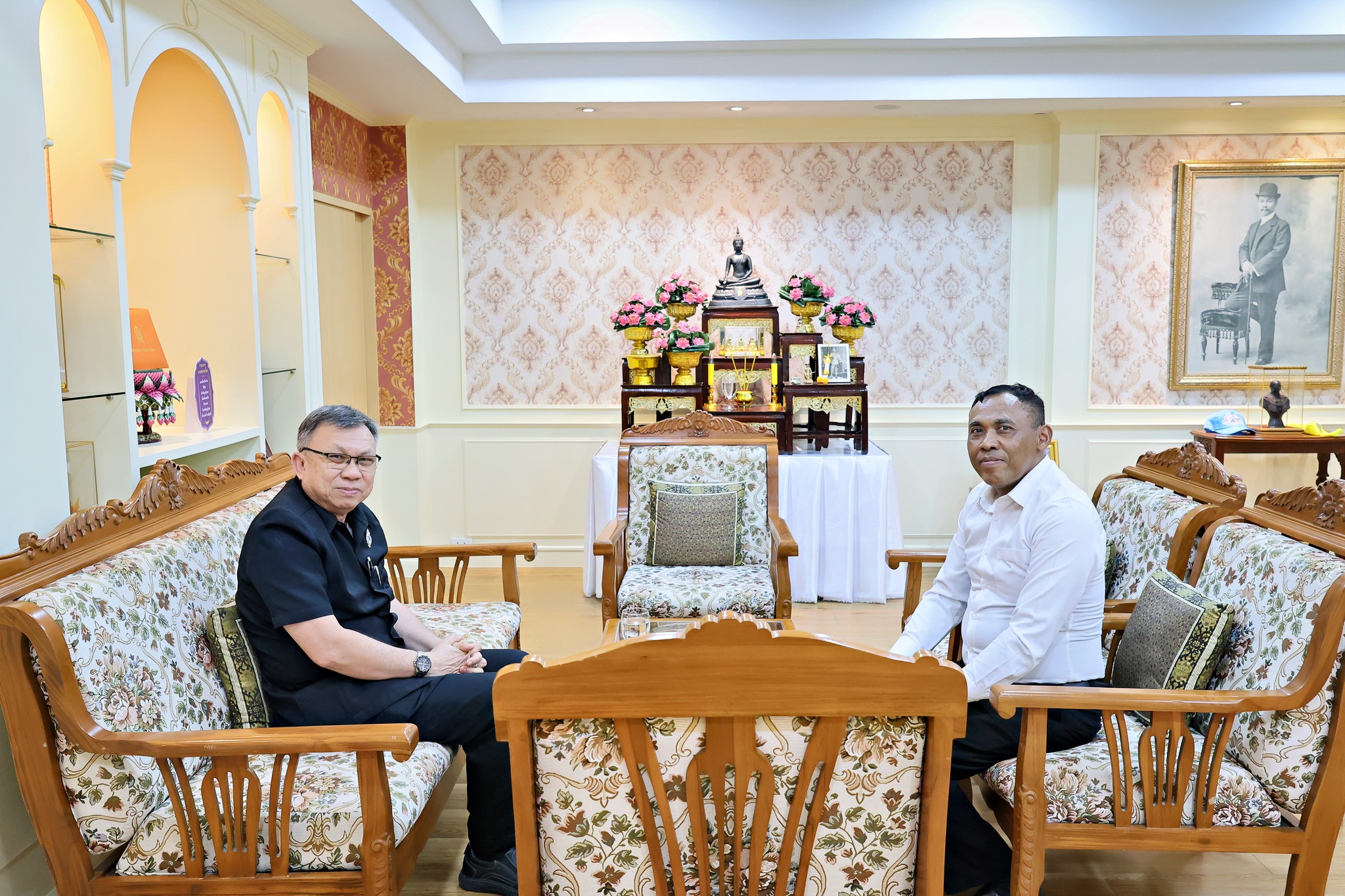 ให้การต้อนรับนายธนะพล เข่งวา รองผู้อำนวยการกลุ่มบริหารวิชาการ ในโอกาสเข้าพบปะพูดคุยและแลกเปลี่ยนแนวทางการดำเนินงานด้านการจัดการเรียนการสอน