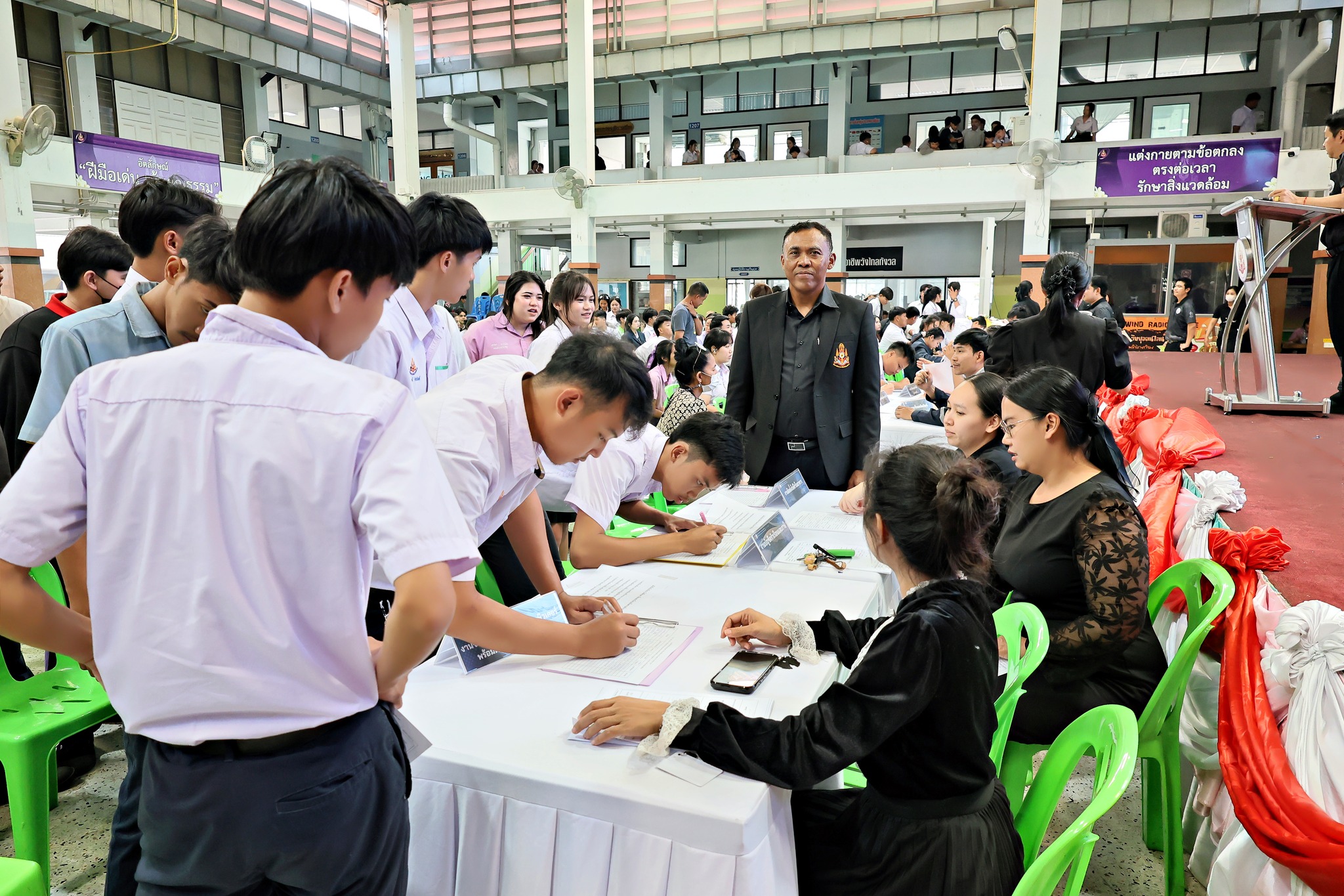 การประชุมนักเรียน นักศึกษา พร้อมผู้ปกครอง เพื่อชี้แจงแนวทางการดำเนินการซ่อมกิจกรรม ประจำปีการศึกษา 2568