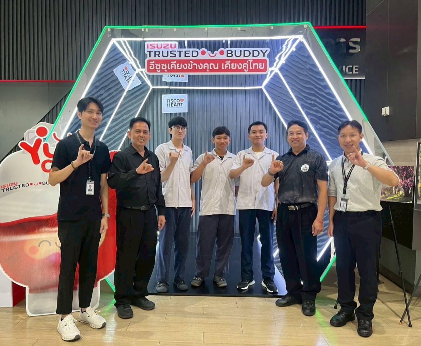 นำนักศึกษาฝึกอาชีพส่งเข้าฝึกงาน ณ บริษัท ตรีเพชรอีซูซุเซลส์ จำกัด (สำนักงานใหญ่)